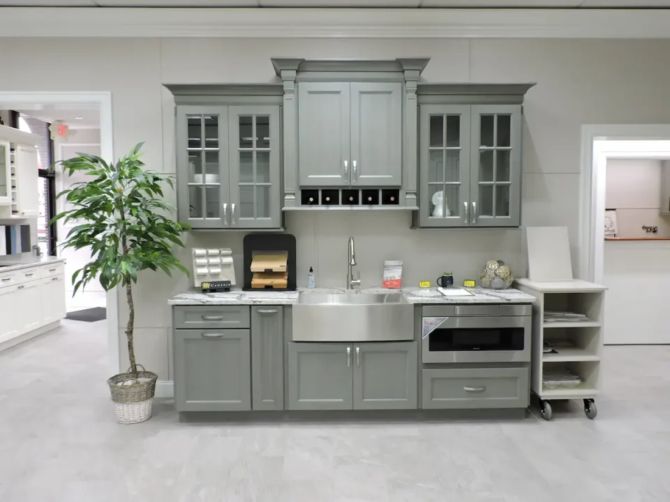 kitchen liquidators showroom cabinets